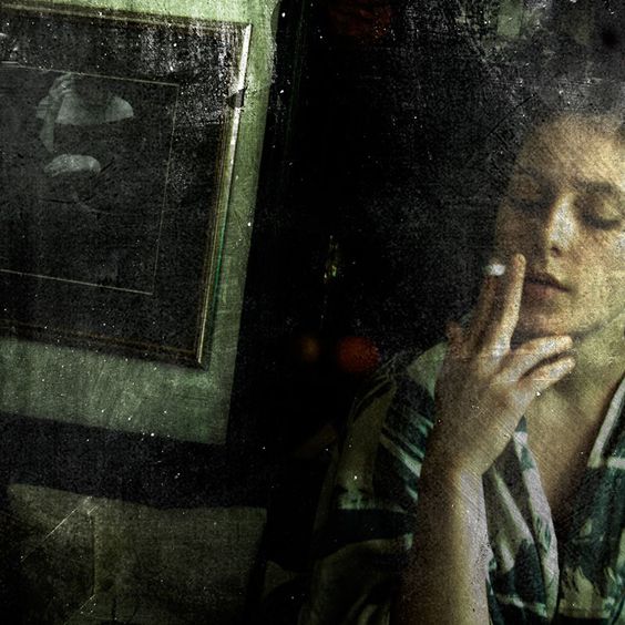 Μοσχομυριστές ζωές