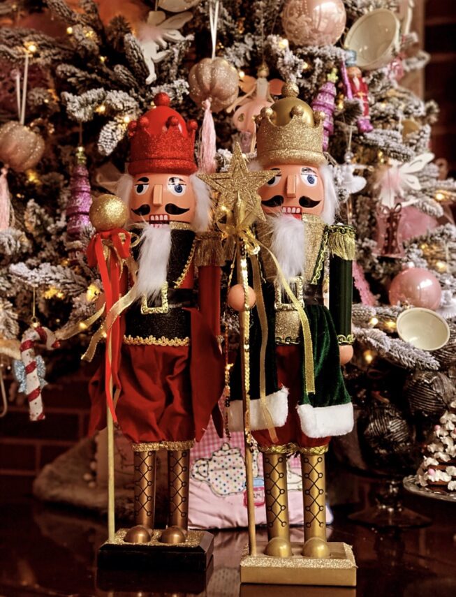 Τα ξωτικά του Doragon φτιάχνουν λαχταριστά γλυκά και μαγικά δώρα για έσας και τους αγαπημένους σας!