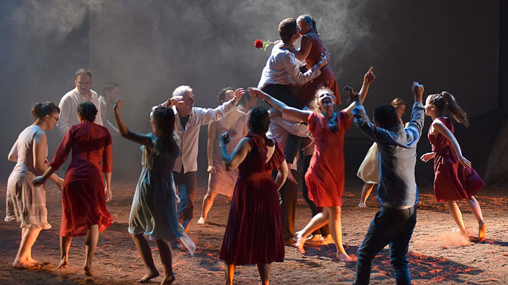 Η Παράσταση «Ερωτευμένα Άλογα» στη Μονή Λαζαριστών από τους Εν Δυνάμει